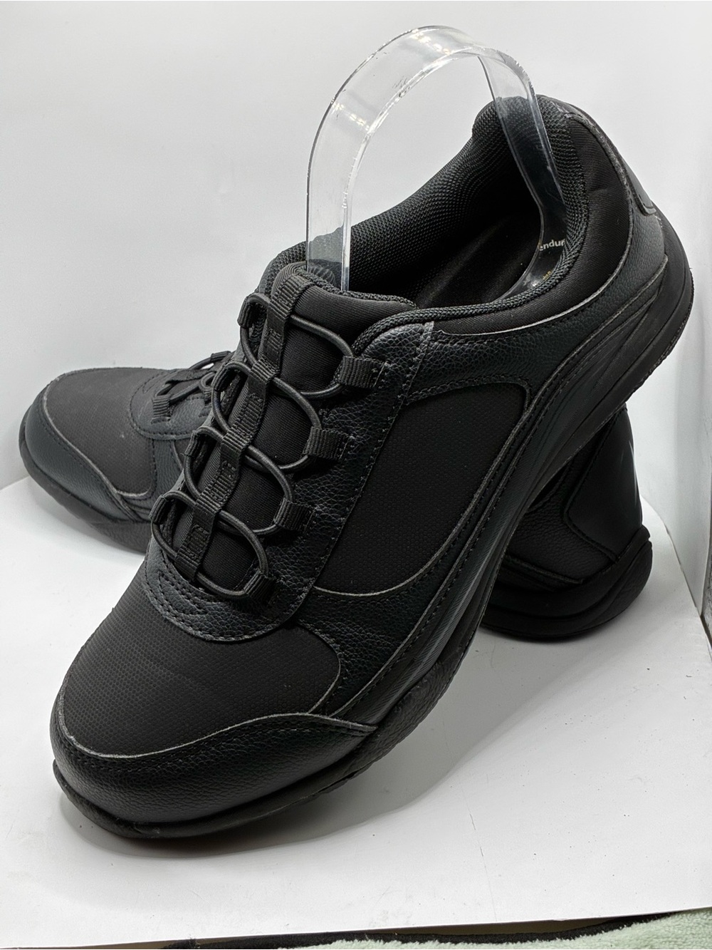 TRED SAFE ( CLAIRE) SIZE 8 / SLIP RESISTANT
ENDURE PRO WORK SHOE